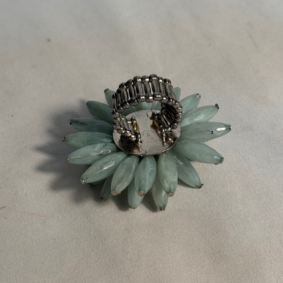 Floral statement‎ necklace and stretch band ring 16" adjustable gold toned chain - Picture 2 of 5